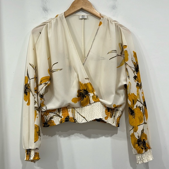Aritzia Wilfred Reign Blouse Cream Yellow Floral Cropped Long sleeve S - Picture 3 of 12